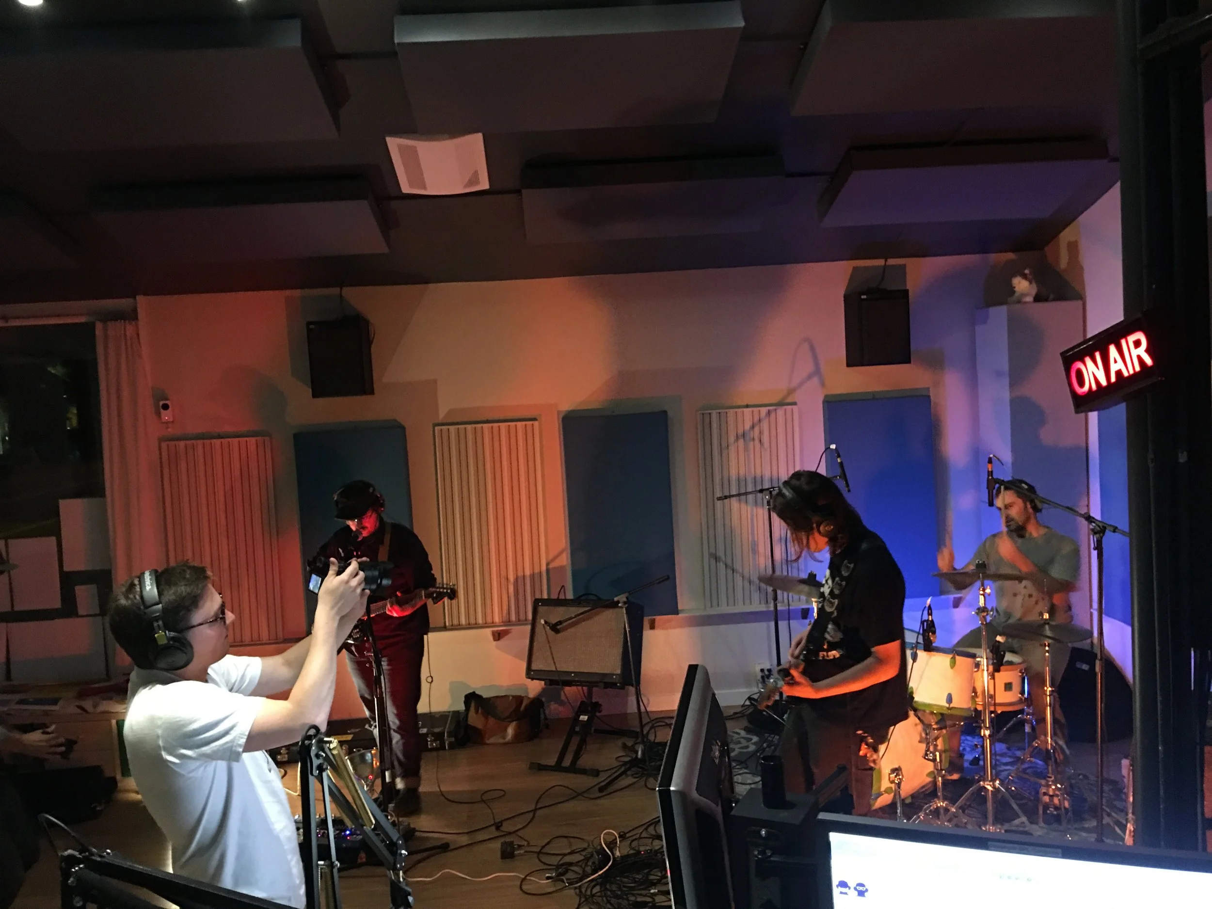 Dusty performing at KVSH studios