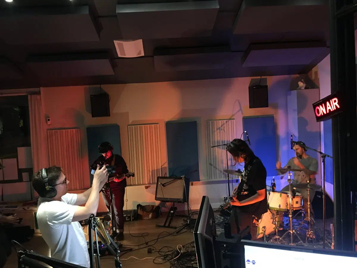 Dusty performing live in the KVSH studios
